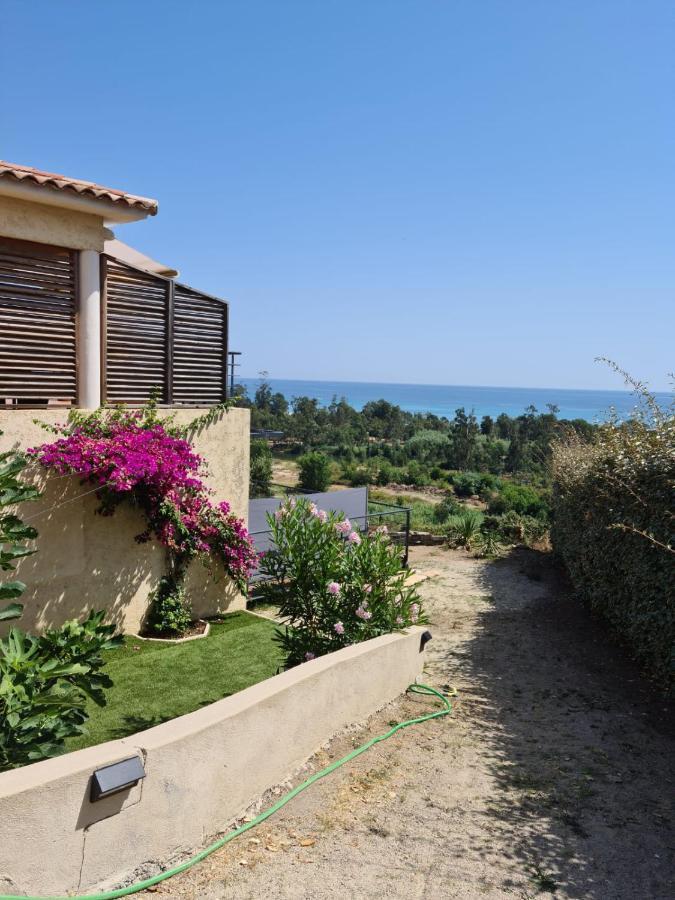 Отель Casa Peppina - Chez Tonio Et Sylvie Сари-Соленцара Экстерьер фото